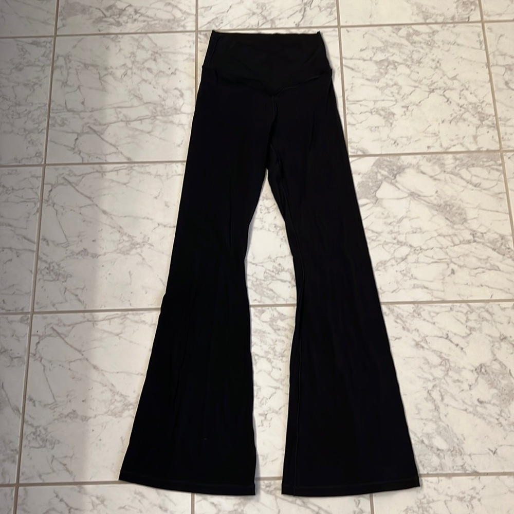 Offline by Aerie Real Me High-Rise Flare Leggings Black Sz. Medium Regular